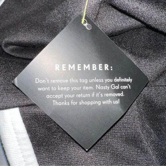 Nasty Gal 🔥 NWT 🔥 deep V 🔥 black & white 🔥 XXS - Picture 3 of 7